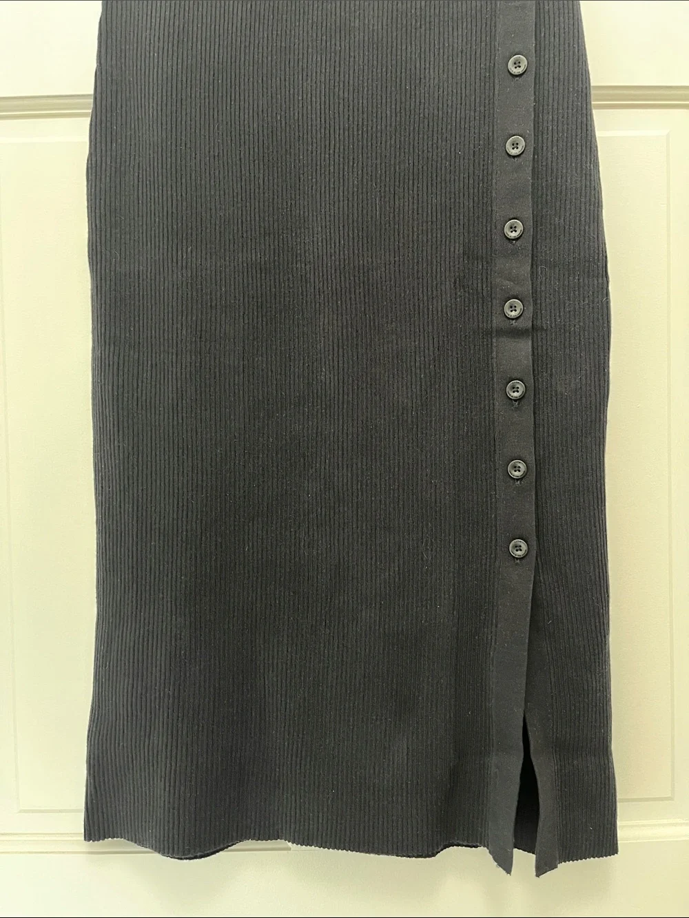 Lita by Ciara Black Ribbed Button Front Midi Skirt - Size Medium